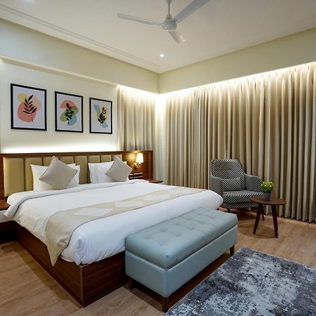 M2 Square By Monday Premium Hotel Nagpur Bagian luar foto