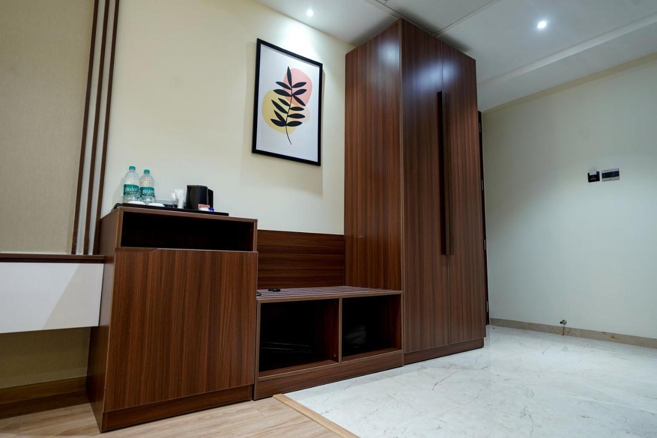 M2 Square By Monday Premium Hotel Nagpur Bagian luar foto